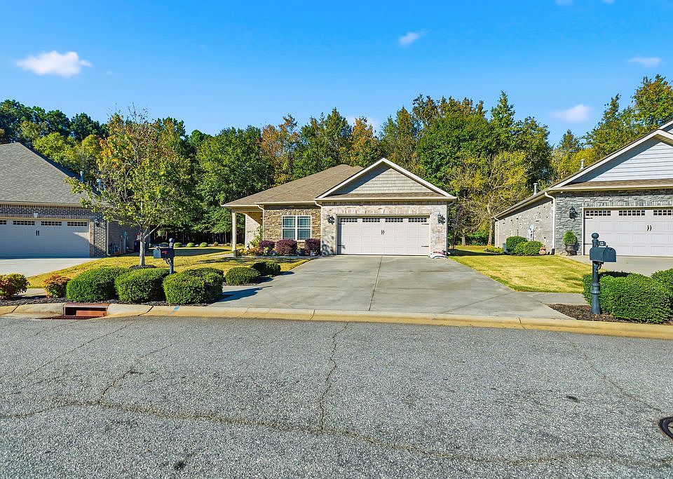 1st image of 121 Olde Towne Dr