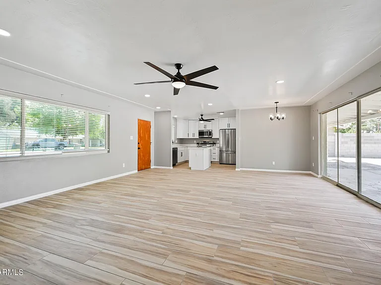 1226 W Rancho Dr — Photo 10