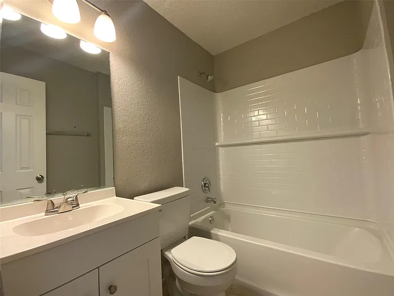 2300 Cedrick Cv #B — Photo 20