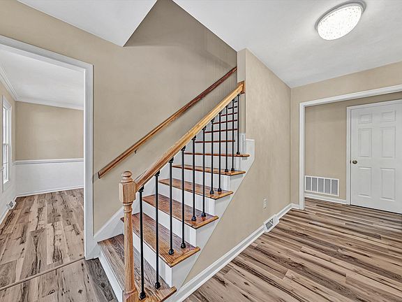 5th image of 7031 Crown Rd