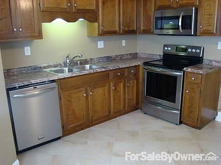Spaceous Kitchen
						:
						Kitchen has lots of space with all new appliances, sink, floors and countertops.