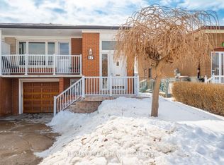 17 Cabana Dr, Toronto, ON M9L 1L1