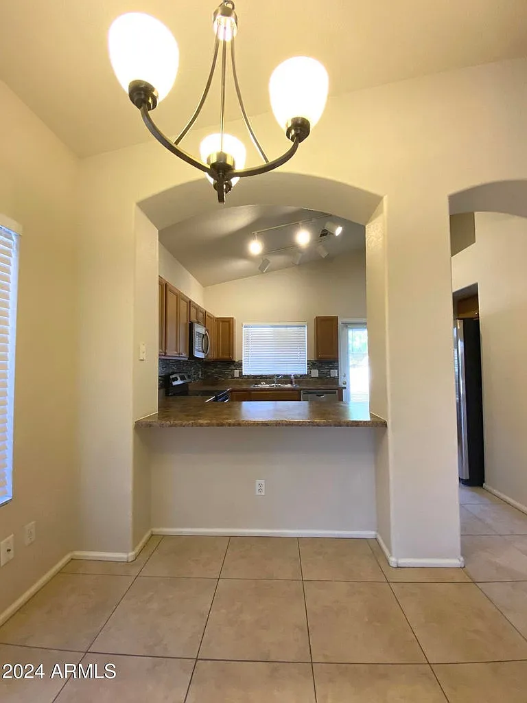 3 bed, 1264 sqft, $1,600 — Photo 3