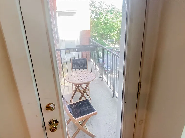 2520 W. Leland — Photo 35