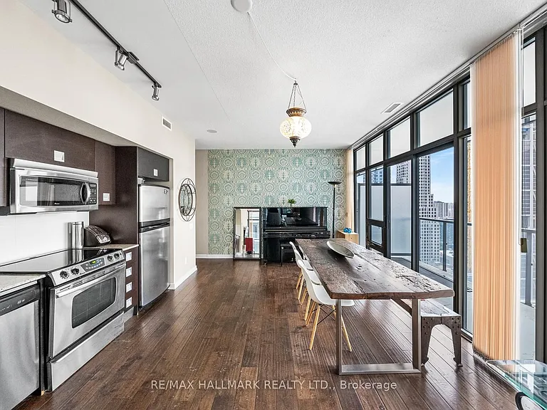 33 Charles St E #2908 — Photo 14