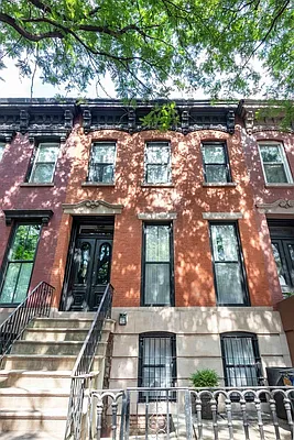 Rented by Compass | media 7