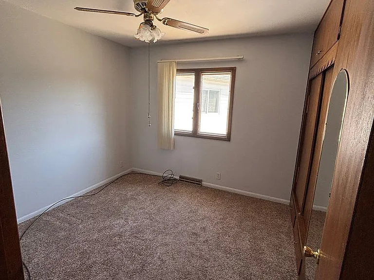 2543 Edgemont Ave — Photo 22