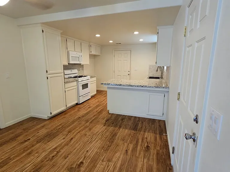 2335-2345 N Vickie Ct — Photo 6
