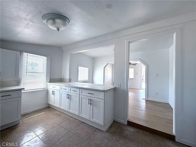 247 Stephen St — Photo 4
