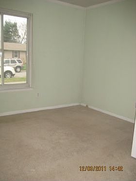 4th image of 1486 Portland St