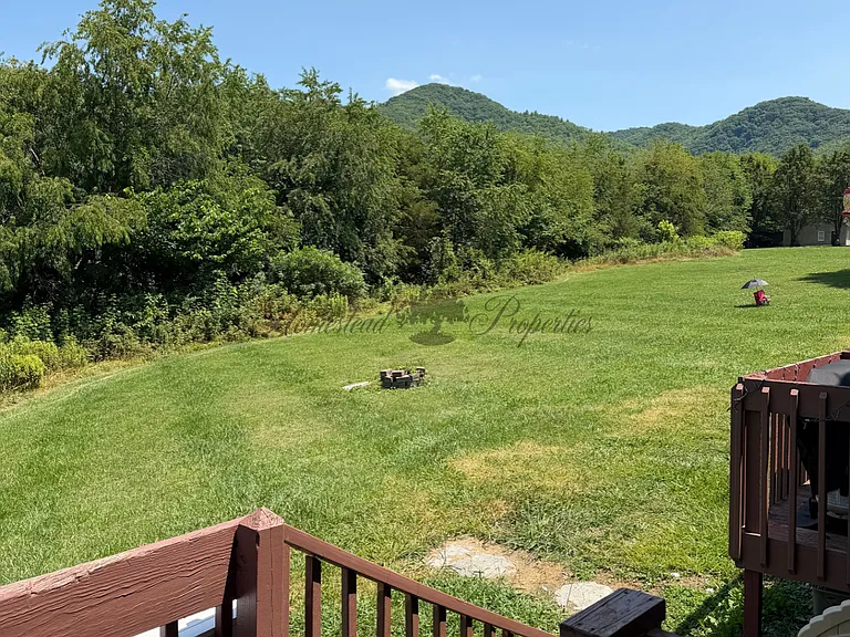 151 Crestview Dr — Photo 11