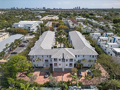 2725 8th Ave Photo 1