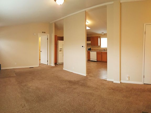 2nd image of 1834 Springwood St