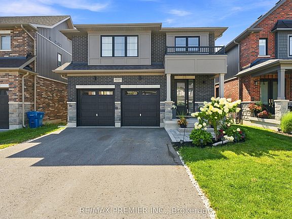 2nd image of 3020 Sierra Dr