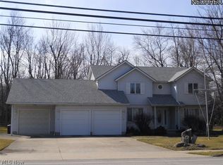 3608 E Lake Rd, Sheffield Lake, OH 44054