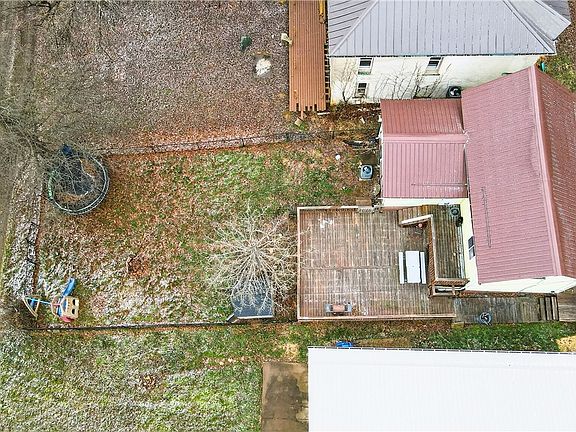 4th image of 3308 N 32nd Ave