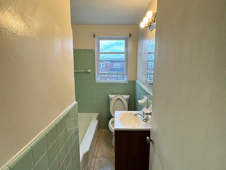 7972 Forrest Ave #2 — Photo 15