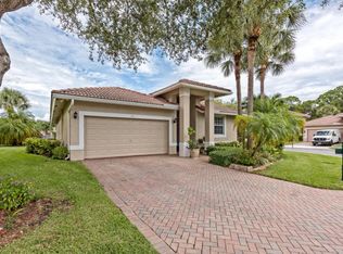 151 Hidden Hollow Dr, Palm Beach Gardens, FL 33418