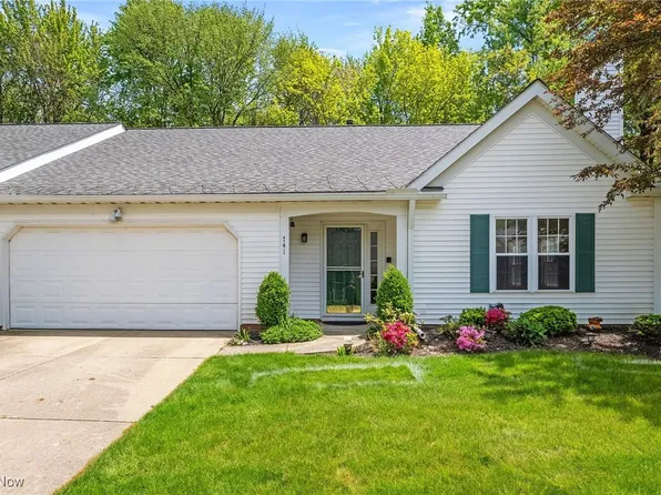 741 Pebblebrook Dr #U-15, Willoughby, OH 44094