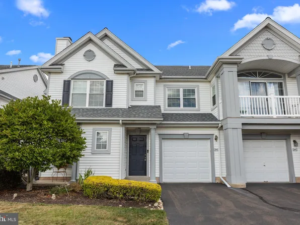 206 Crossroads Dr, Warminster, PA 18974