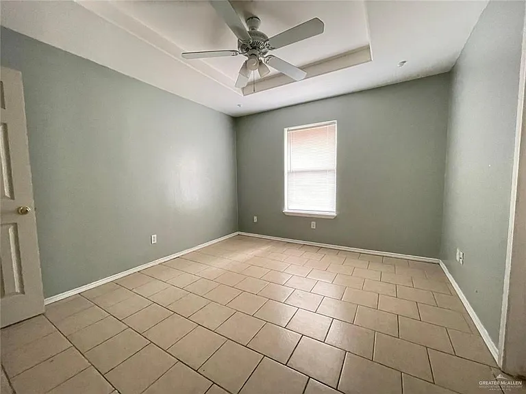 1910 N Aruba Dr #3 — Photo 4