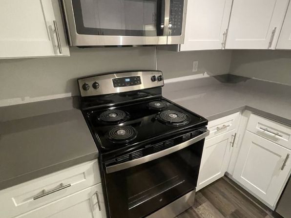 330 15th Ave W #221
