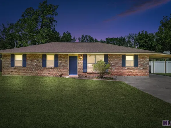 704 E Neal St, Gonzales, LA 70737