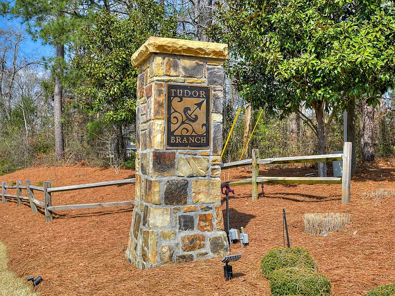 4050 Stowe Dr — Photo 56