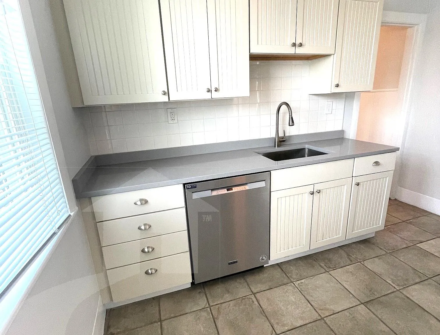 69 Raymond Ave — Photo 3