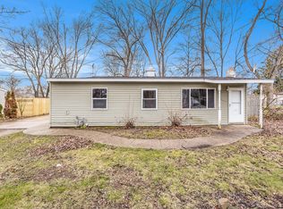 219 27th St N, Springfield, MI 49037