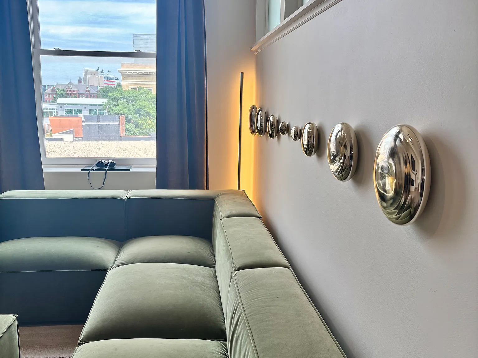 1 bed, 880 sqft, $1,800 — Photo 2