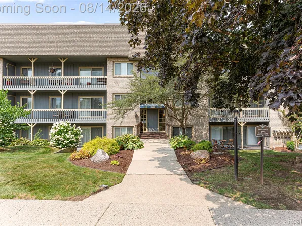 2926 Mount Hope Rd APT 304, Okemos, MI 48864