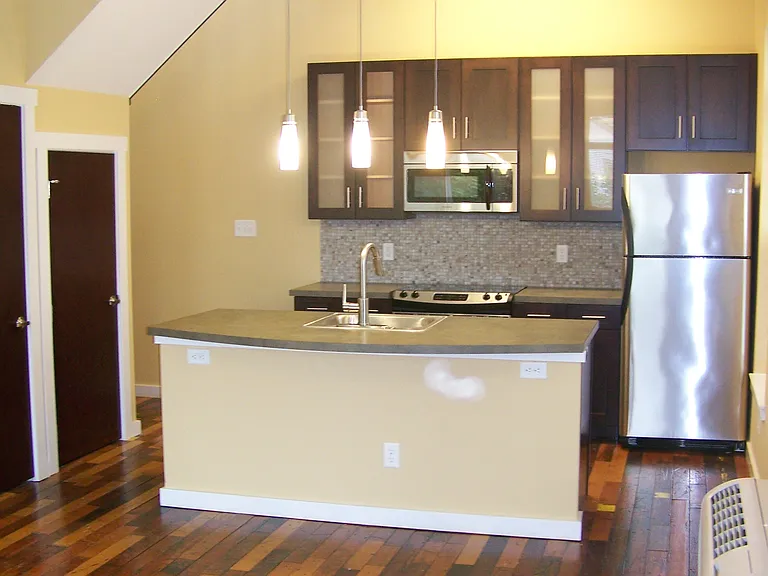 1000 Porter St #10 — Photo 8