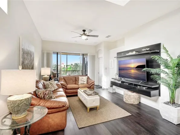 22300 Piazza Doria LN #301, ESTERO, FL 33928