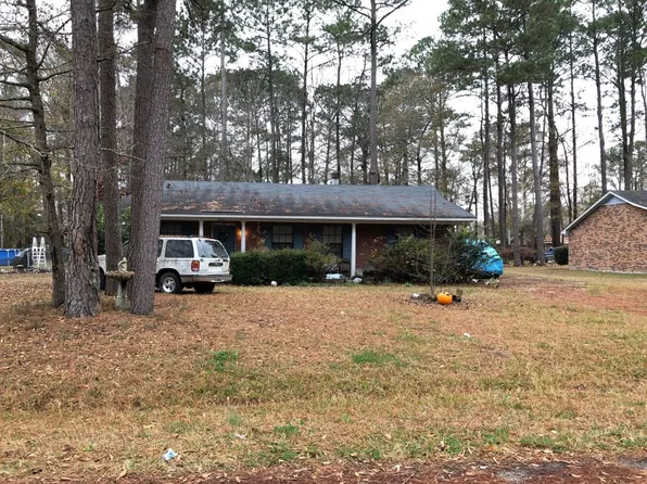 2461 Ellen Ln, Millbrook, AL 36054