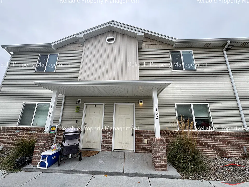 2001 Lawrence Ln #1102