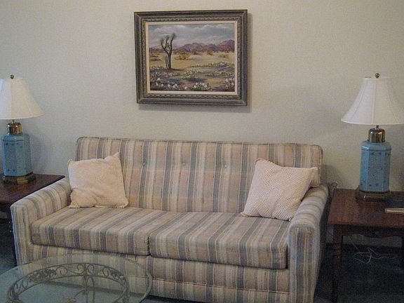  matching sofa folds to bed