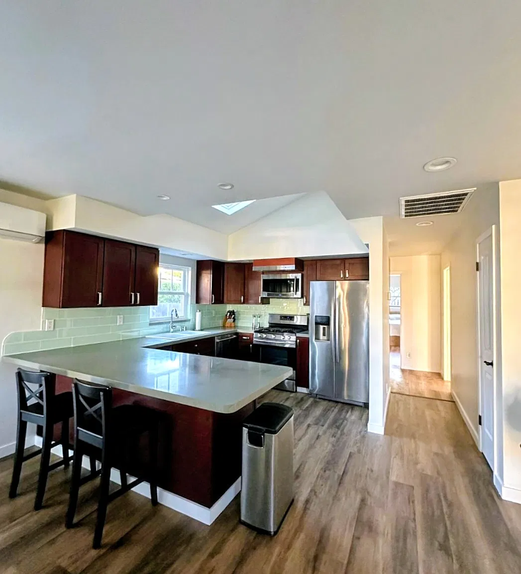 1504 Gordon St — Photo 2
