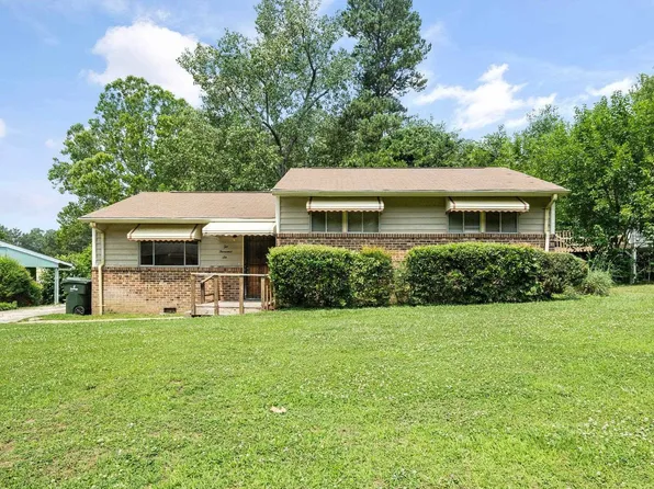 2006 Waters Dr, Raleigh, NC 27610