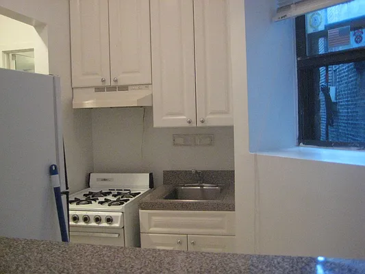 Rented by Renelli Realty Corp. | media 7