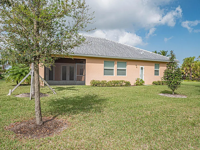 2576 Saint Lucia Cir — Photo 48