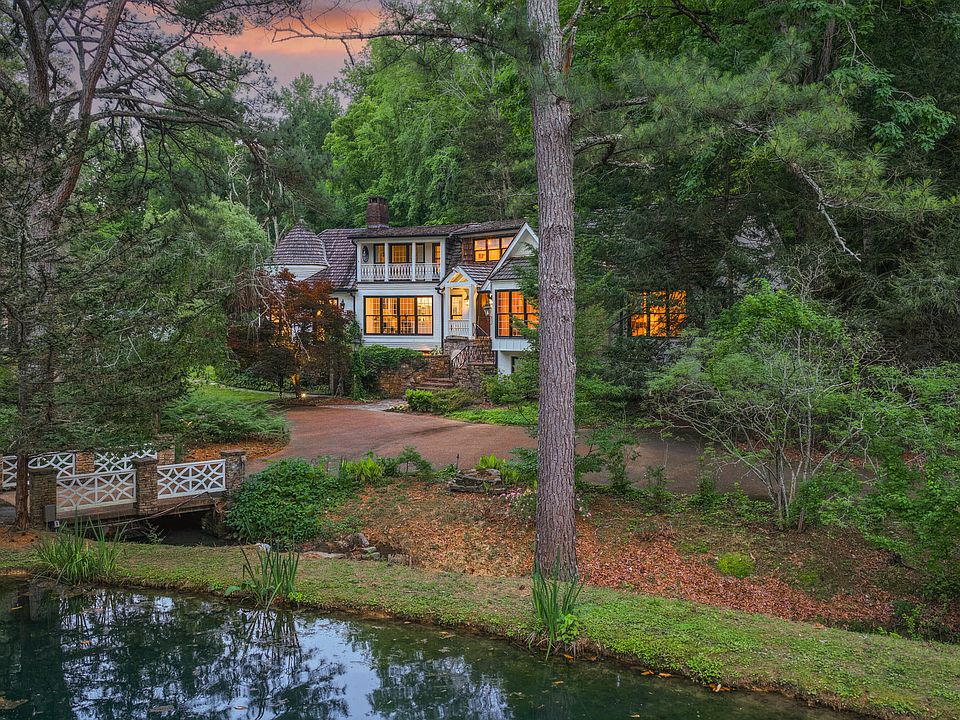62nd image of 590 Springhill Dr NE