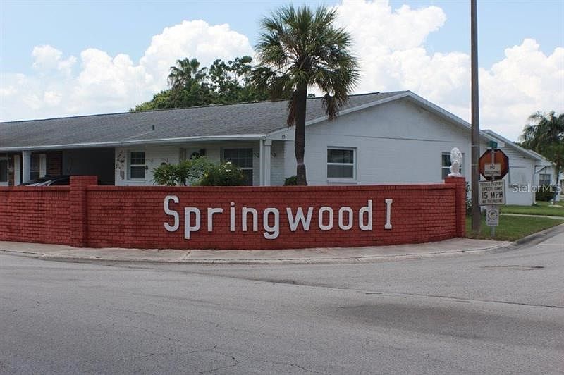 Entrance to Springwood Villas