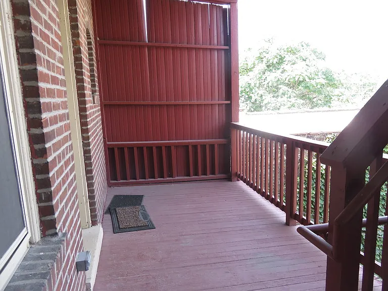 608 W 3rd St #4D — Photo 8