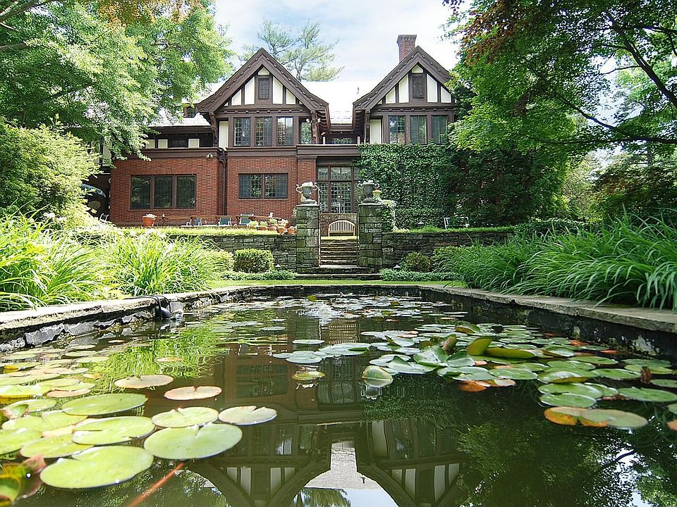 1st image of 6 Halsey Pl