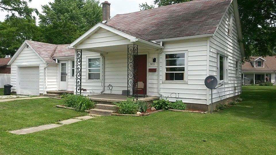 covered front porch 