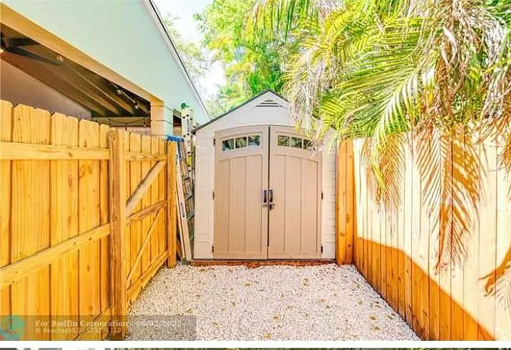 727 NW 18th St — Photo 19