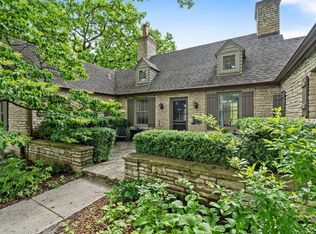 413 S River Ln, Geneva, IL