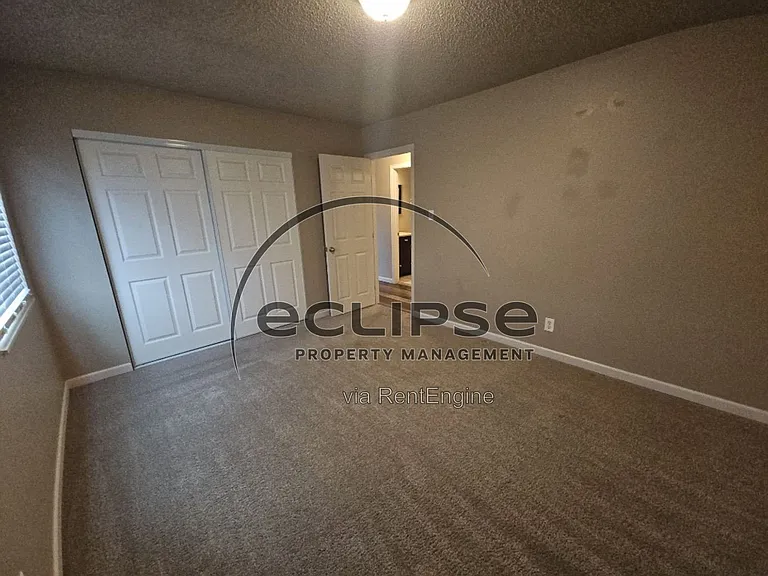 502 Bell Ct #C8 — Photo 11