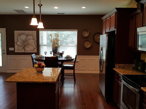5th image of 415 Stratford Park Blvd